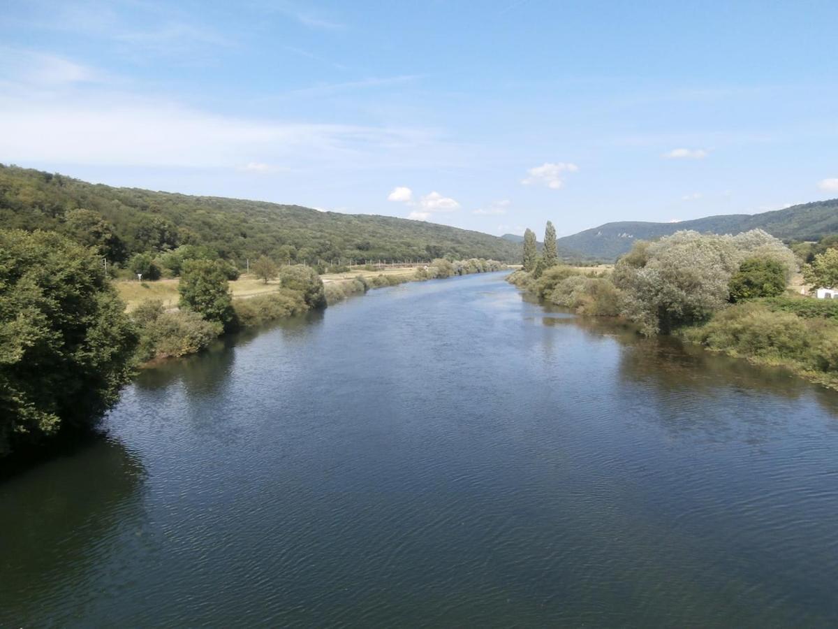 Gite 3 Etoiles "Entre Sources Et Riviere" Besancon Vaire-le-Grand Экстерьер фото